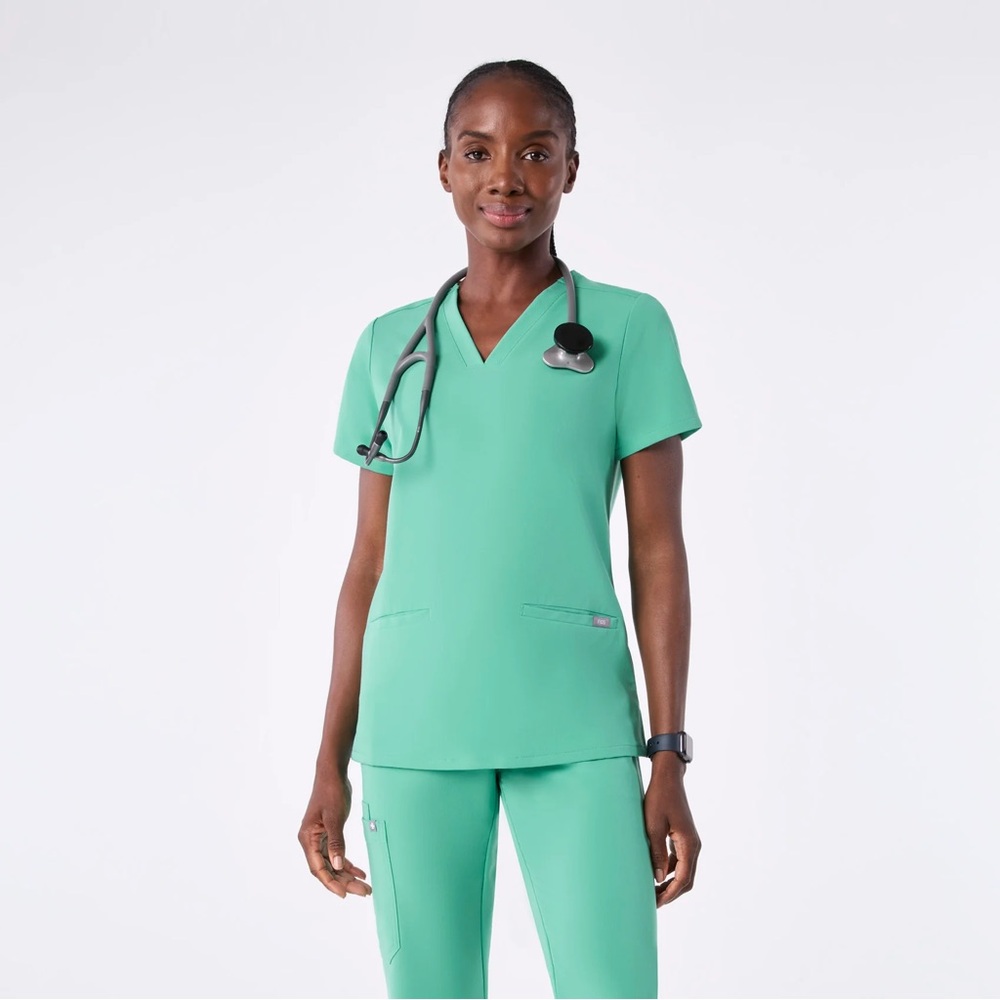 Figs Women's surgical Green Casma three pocket Scrub Top